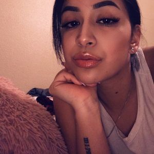 Meet your Posher, Mariela